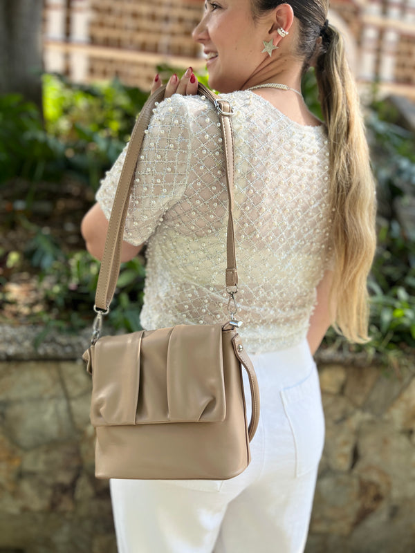 BOLSO NUDE ELEGANTE CON PLIEGUES Y CORREA