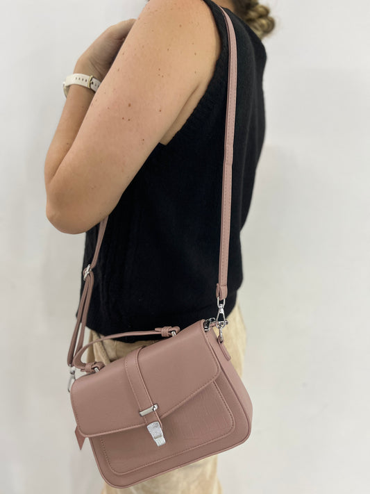 BOLSO NUDE CON HERRAJES PLATEADOS, DOBLE CORREA