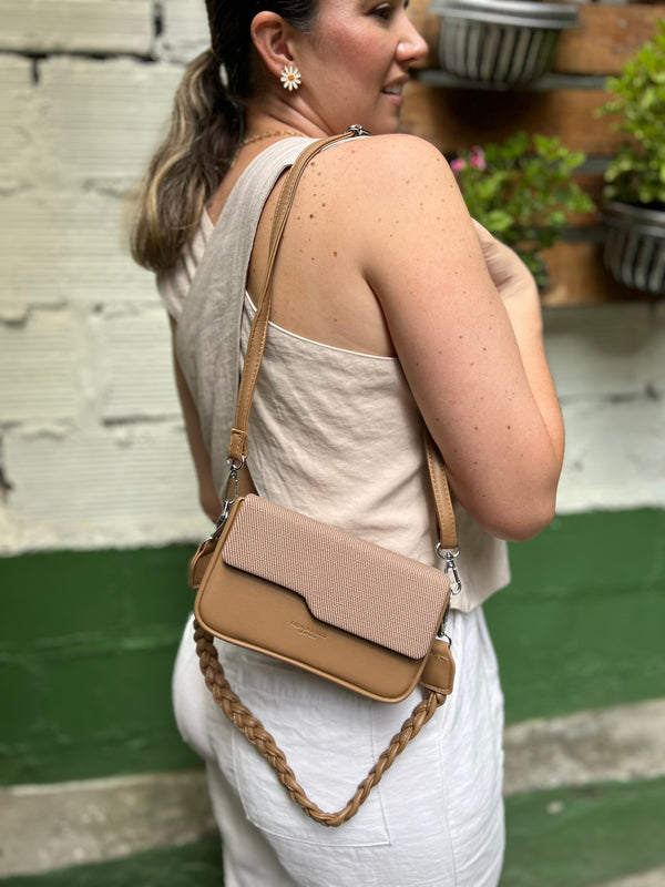 BOLSO MODERNO COLOR CAFE CON 2 CORREAS