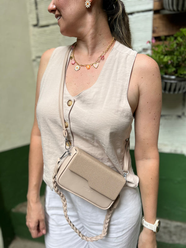 BOLSO MODERNO COLOR BEIGE CON 2 CORREAS