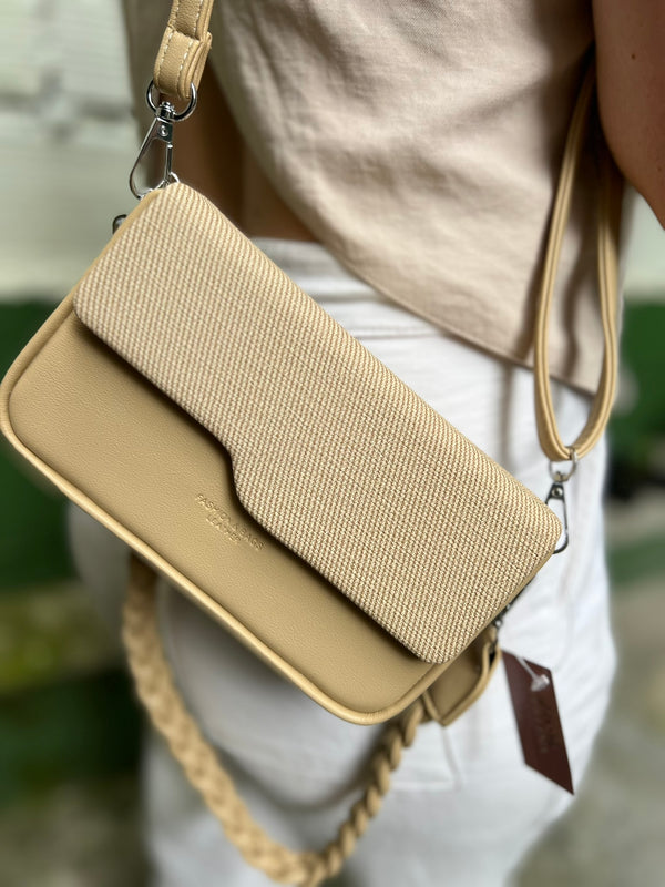 BOLSO MODERNO COLOR TAUPE CON 2 CORREAS