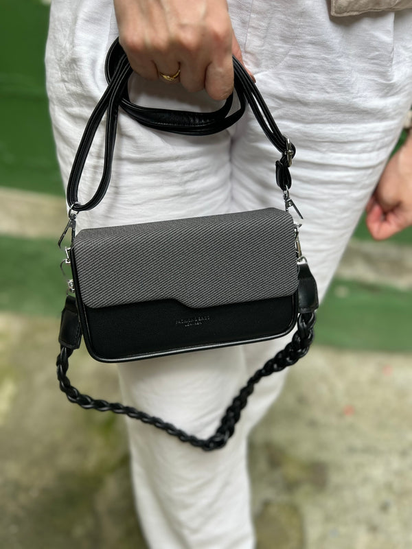 BOLSO MODERNO COLOR NEGRO CON 2 CORREAS
