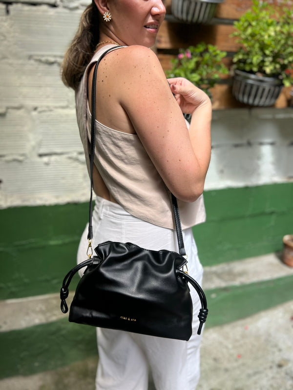 BOLSO MODERNO COLOR NEGRO