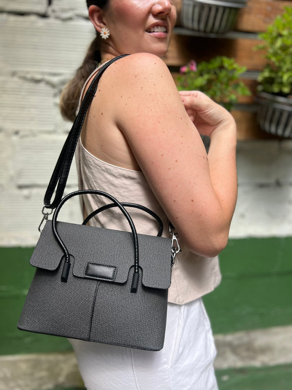 BOLSO MODERNO COLOR NEGRO