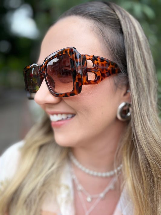 GAFAS EN ANIMAL PRINT GRANDES CON LENTE SEMI OSCURO