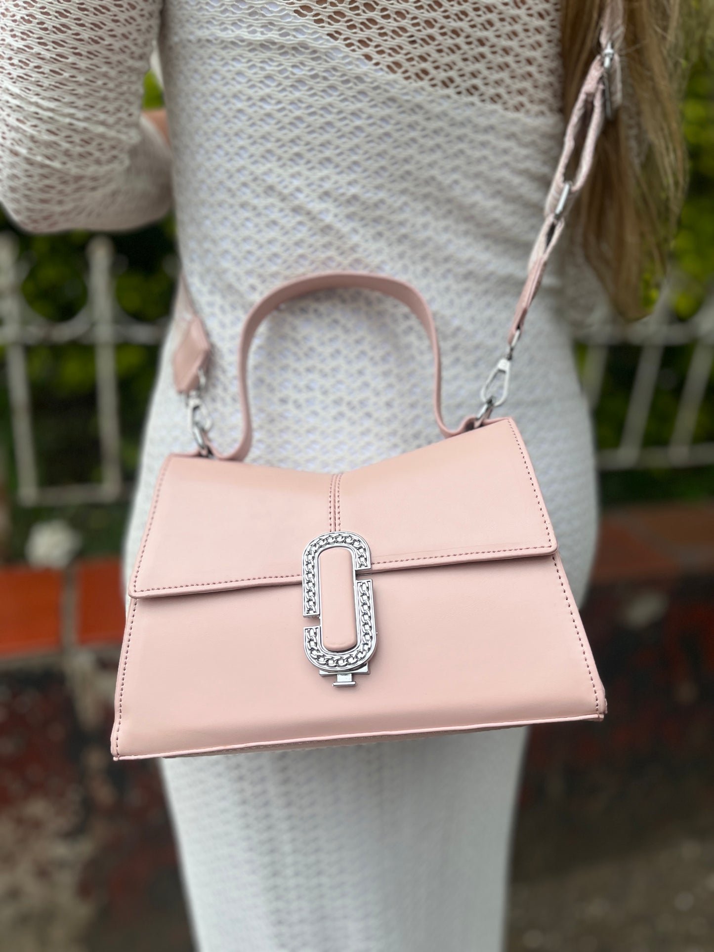 BOLSO ROSADO CON RIATA