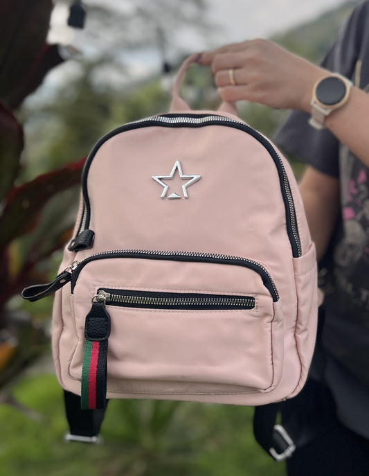 MORRAL ROSADO IMPERMEABLE CON APLIQUE DE ESTRELLA