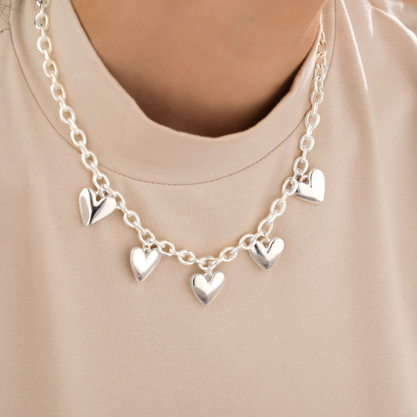 Collar Corazones Chunky + Aretes